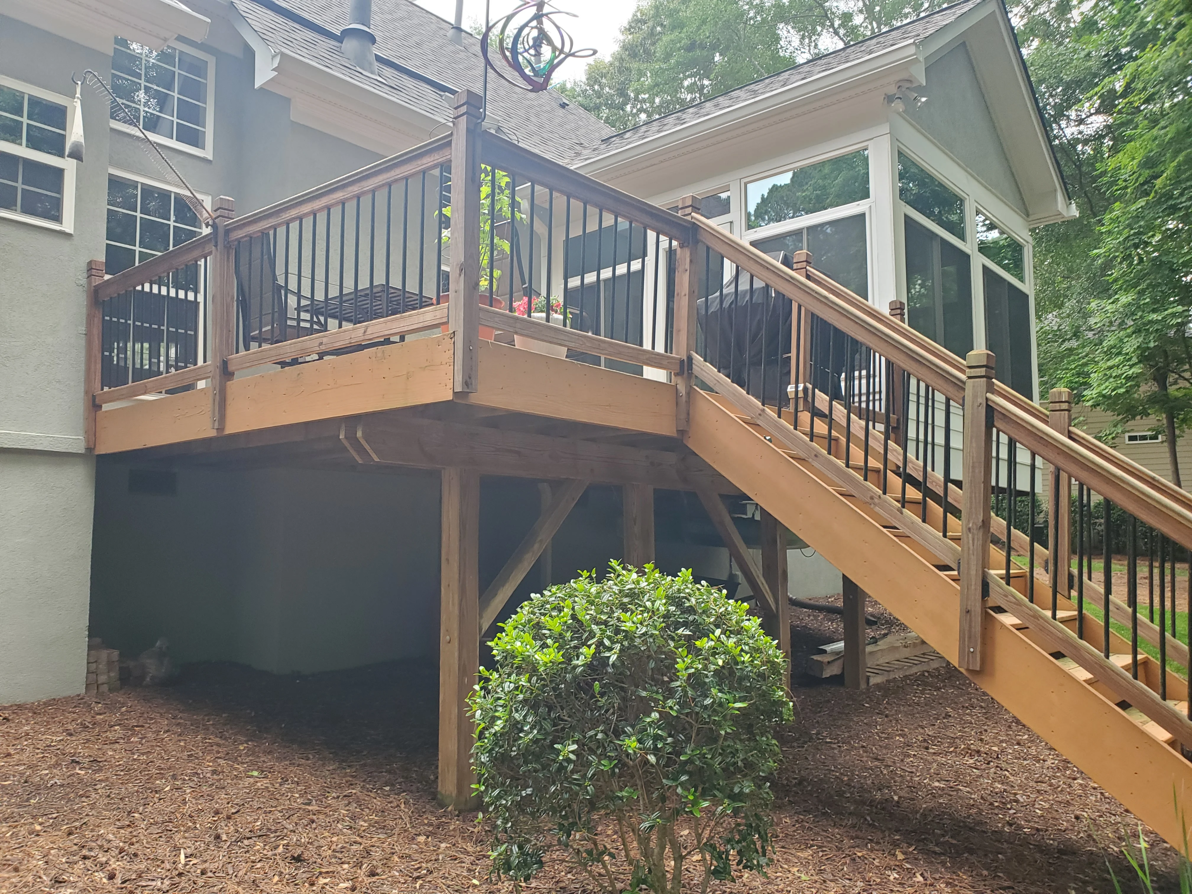 wood-deck-before-5.webp