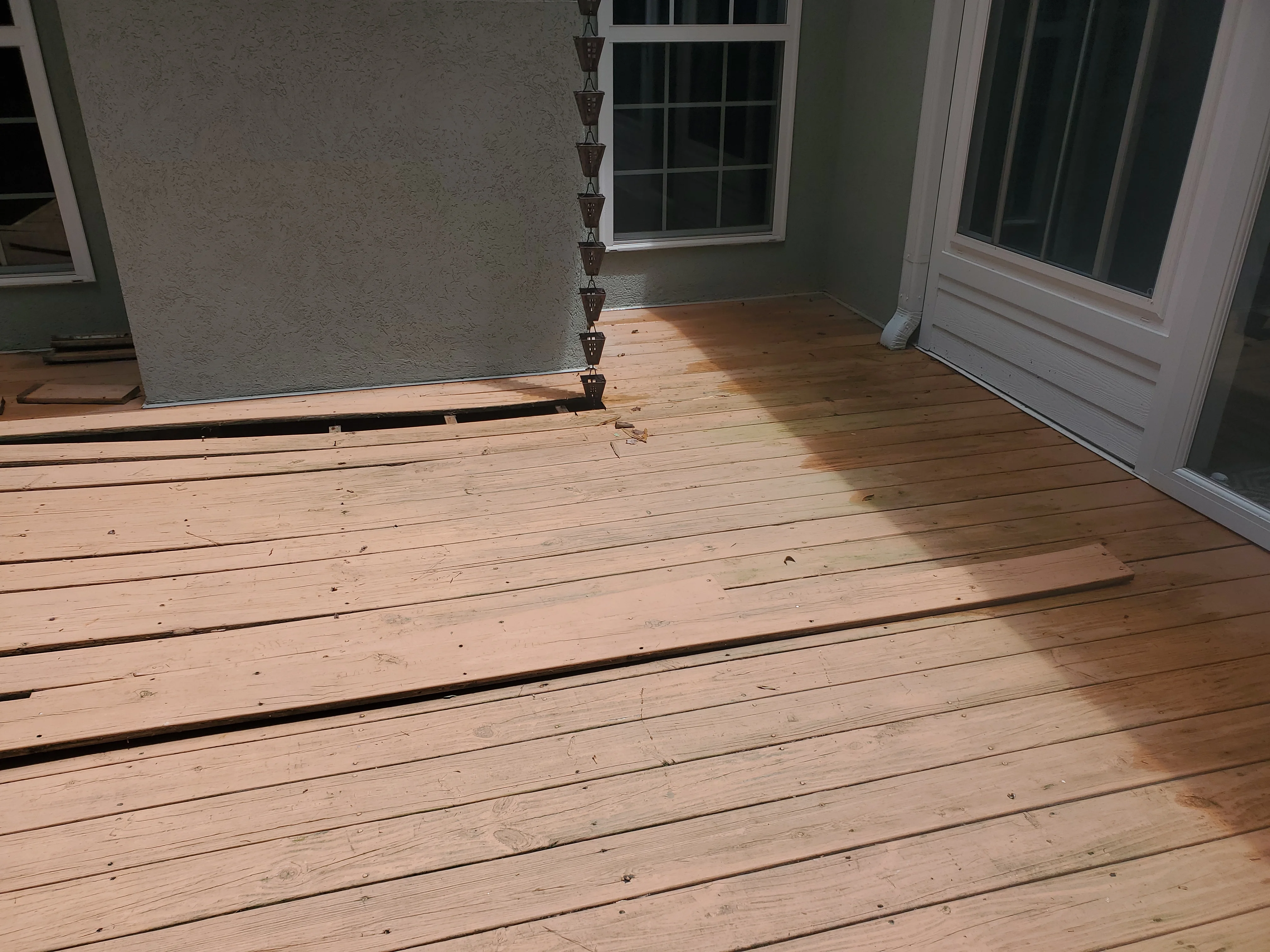 wood-deck-before.webp